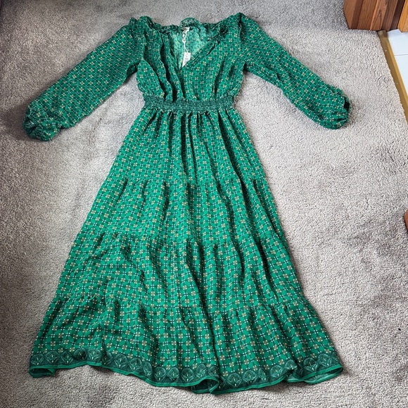 Max Studio Dresses & Skirts - Max Studio Green Dress SIZE M